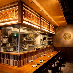 カウンターの2名席が自慢。2名様×4卓ご用意。