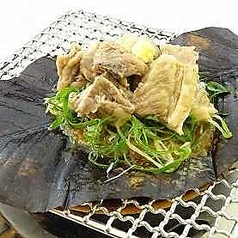 朴葉焼　牛すじ