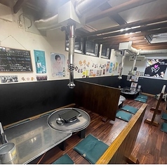 お座敷はレイアウト変えられるので、8名様・10名様などもOK!人数が多い方はお電話での予約がスムーズです!