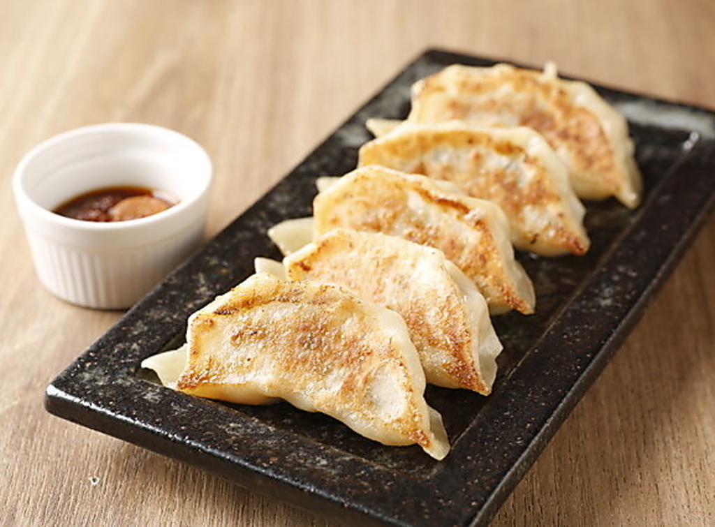 肉汁溢れるヘルシー焼餃子！