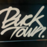 Buck Town バックタウンカフェアンドバーのロゴ