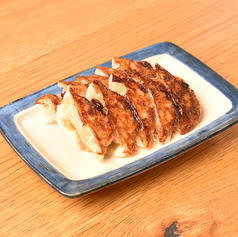 まずは国産キャベツの【つまみ餃子】