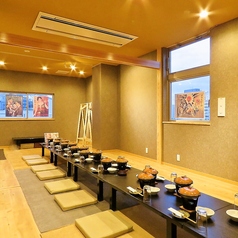 ≪北島商店酒場はなれ≫当店のお席に空きがない場合、当店から徒歩30秒の場所にある［北島商店酒場はなれ］をご案内させて頂きます。17名と19名のお座敷個室があるコース予約専門店です。