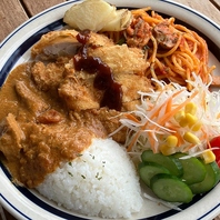 彩り豊かなカレーの魅力を味わってみてください☆