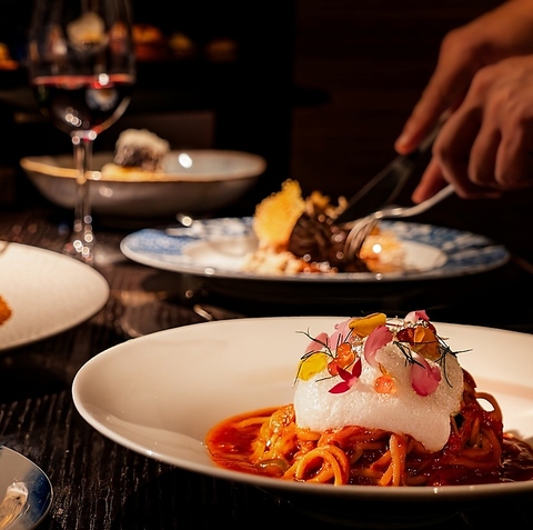 地上150メートルから臨む開放感ある広大で美しい景色を目の前に、大切な方とお食事を