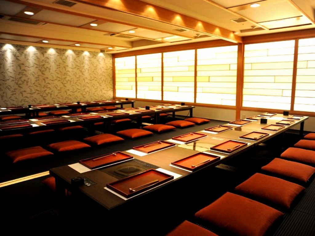 最大90名様の宴会までご対応の、堀りごたつ式大部屋完備。