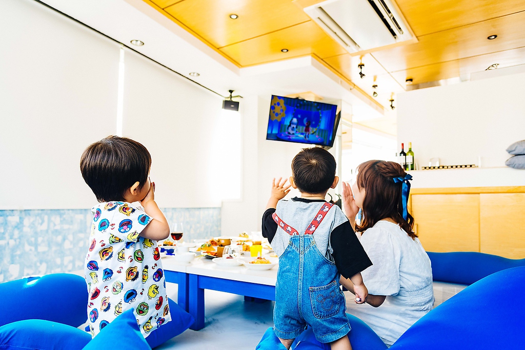 【大人気☆】ヨギボーに囲まれた広～いお座敷♪お子様もゆっくりおくつろぎいただけます☆