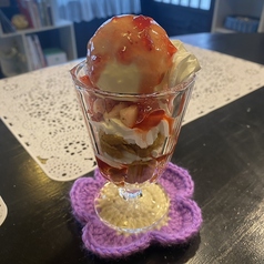 ストロベリーパフェ