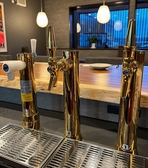 サーバ3種ありハートランド（ビール）、ホワイトホースハイボール、強炭酸がございますお客様に満足していただけるドリンク作りを心がけています