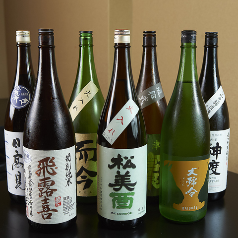 【日本酒居酒屋】全国から仕入れた銘酒は約200種！こだわりの料理とのペアリングも◎