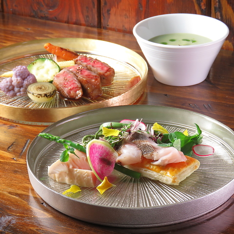 旬の野菜を多く取り入れ、ハーブやスパイスを使った、他では味わえない料理を提供♪