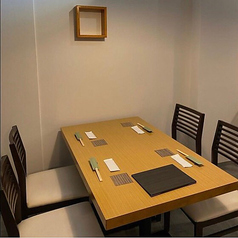 【4名様テーブル席】4名様までご利用いただけるテーブル席が2卓ございます！2名様～4名様までのご来店で〇