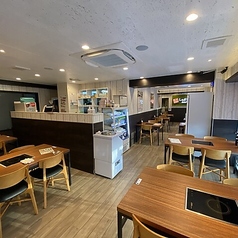 誰でも気軽に足を運べる、アットホームな空間です。家族みんなで楽しめるメニューが揃い、特にお子様連れに嬉しい配慮がいっぱい。ママ友会や友人との集まりにも最適で、楽しい会話が自然に生まれます。キッズスペースがあることで、子供たちも退屈せずに過ごせます。一緒に素敵な思い出を作りましょう。