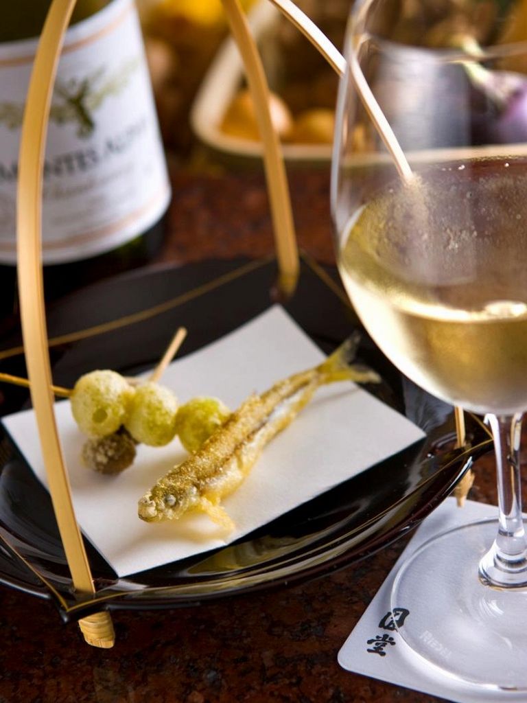 京の宵、ほろ酔い気分で…天ぷらとワインの相性の良さを、是非一度ご賞味下さい。