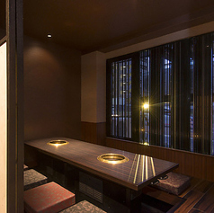 掘りごたつ式のお座敷個室は、接待・会食といったビジネスシーンにも大変オススメです。