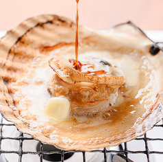 ホタテのカニ味噌焼きバター醤油/サーモンハラスニンニク醤油漬け