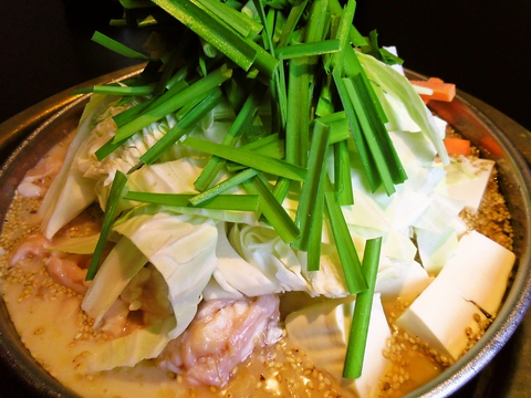 もつ鍋と焼肉を一度に楽しめる。老舗ならではの落ち着いた空間です◎
