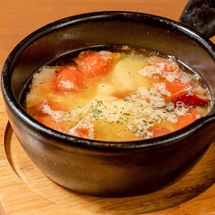 モッツァレラとトマトのアヒージョ