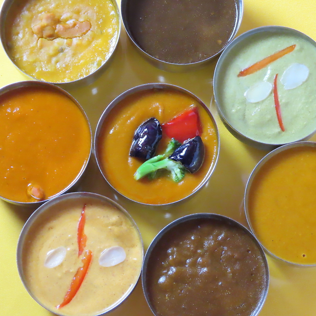 グローバルカレーやインドカレー、日本風カレー等バリエーション豊富な世界のカレーをご提供致します