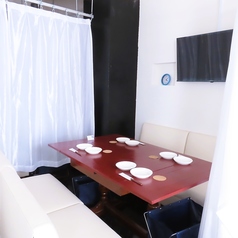 ゆったりくつろげるソファー席をご用意しております♪