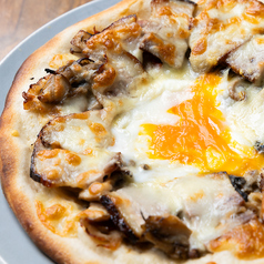 【PIZZA】半熟卵のビスマルクピッツァ