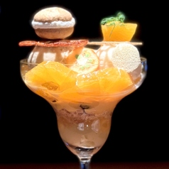 季節のパフェ1月　冬柑橘パフェ【紅まどんな、金柑、丹波黒豆】