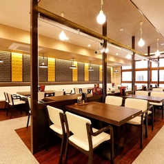 餃子酒場 船橋店の雰囲気2