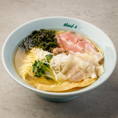 本枯節とアサリ出汁の特製しお京鴨ワンタンメン