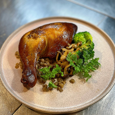 【日替わり】若鶏骨付きモモ肉の自家製スモーク