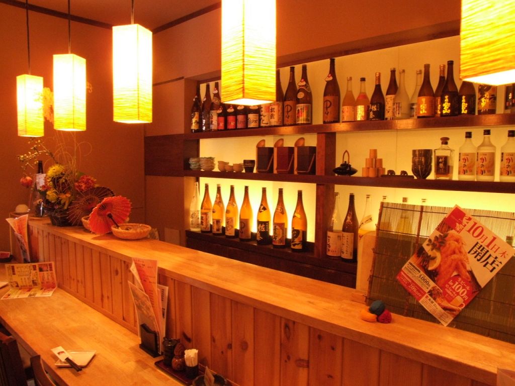 カップルやお一人様に人気のカウンター席です。しっぽり楽しめて気分もゆったり。