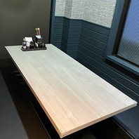 明るくリラックスできる空間で、本格中華料理を楽しむ。