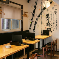 温もりとシックが調和！落ち着いた雰囲気の店内