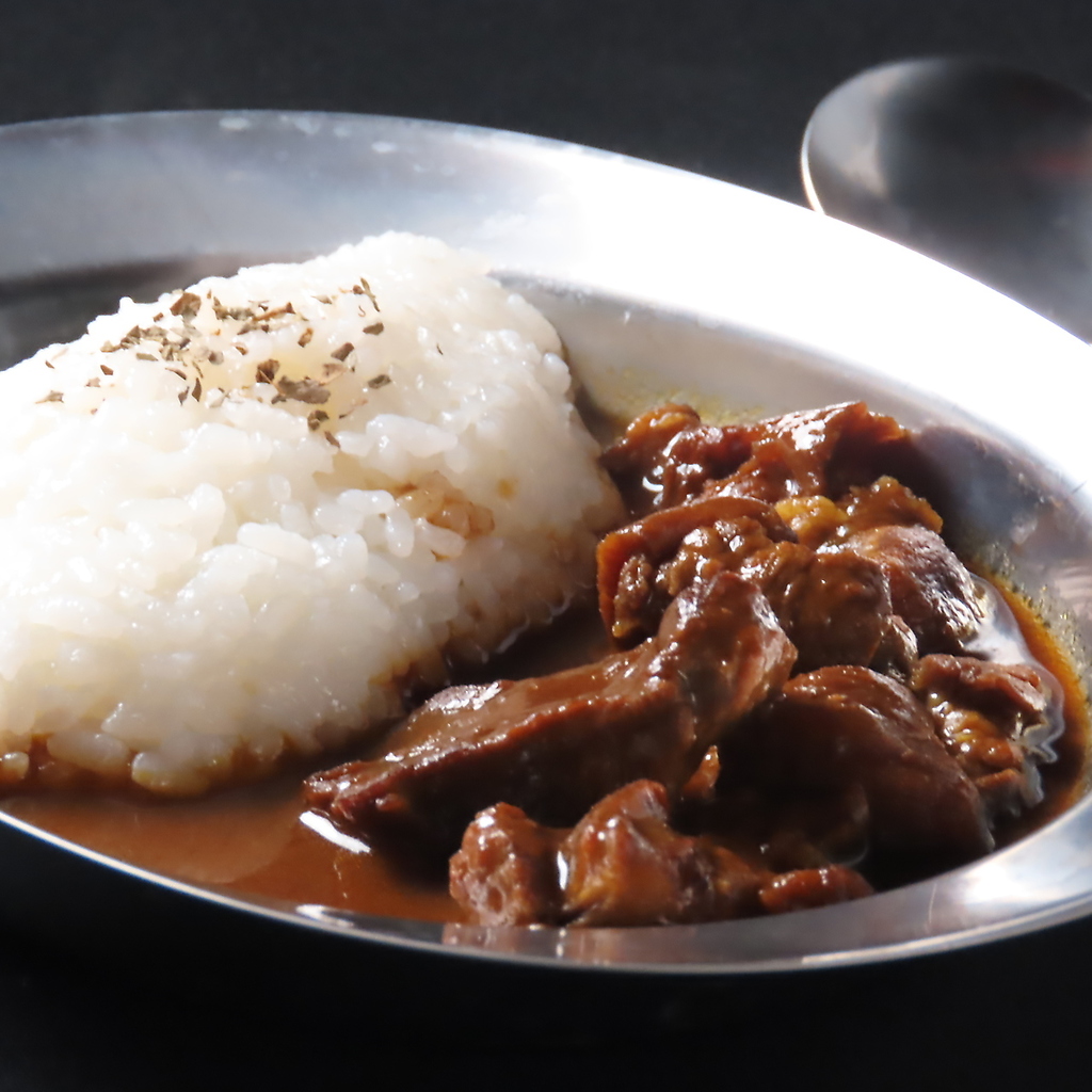 大人気◎焼肉屋のタンを使った焼肉屋の絶品カレー 締めにおススメです！