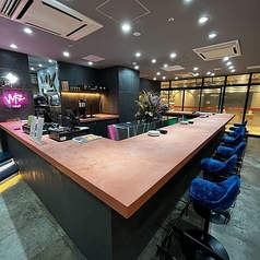 夜はハイカウンターで、立ち飲みもお楽しみいただけます。