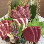 「馬刺し盛り合わせ」は頼みはじめに是非注文したい逸品