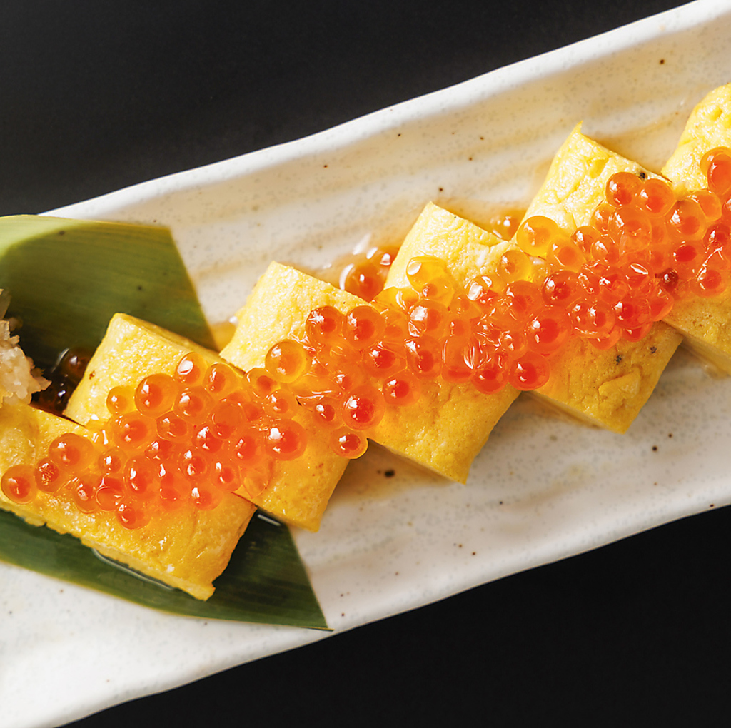 当店裏人気メニュー☆たっぷりいくらのだし巻き玉子◎