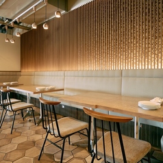 片側がソファになったテーブル席はお子様連れにも安心です。ゆったりお過ごしいただけます。