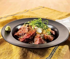 牛ハラミステーキ丼　和風ソース