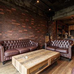 8名掛けテーブル席×1卓ご用意しています◎