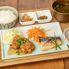 贅沢3種盛り　本日の～お肉＆お魚＆お野菜～定食