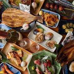 鮮魚と、旬の野菜、香ばしく焼き上げる炉端料理を中心に