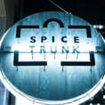 SPICE TRUNKはまるで世界を旅するような非日常を提供するお店にしたい、そんな想いが詰まっています。
