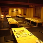 広いお座敷は60名までご利用可！大人数の宴会もお任せ♪各種宴会にも◎送迎バスもあるので便利です