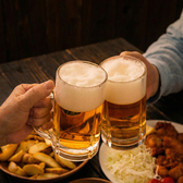 ビールやワインをはじめ、料理に合わせて楽しめる飲み放題プランをご用意。宴会はもちろん、気軽な集まりにも使いやすい内容です。時間を気にせず、食事とお酒をゆっくり楽しめます。