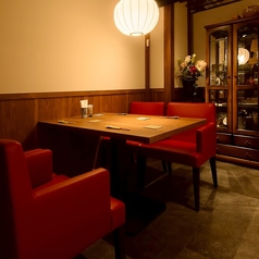 4名様掛けのテーブル席を3卓ご用意しております。