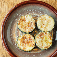 日本酒に合う多種多様な一品料理をご用意しております。