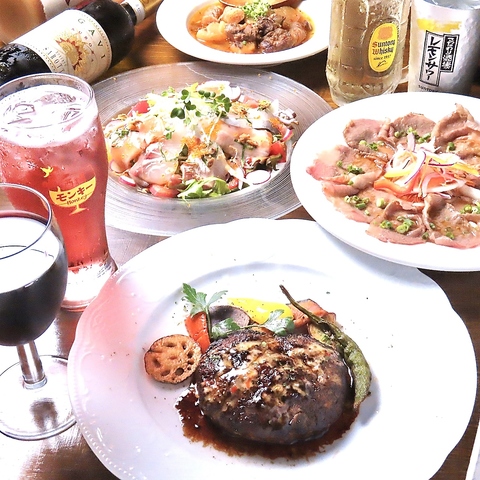 名物！モンキーハンバーグやバナナを使ったお酒がいろいろあるお店です！