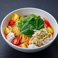 ストラッチャテッラチーズのトマト冷麺
