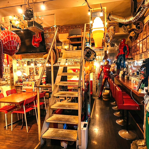 感動を巻き起こす記念日・誕生日サプライズ！アメリカ酒場“Cafe Bar Komanechi”