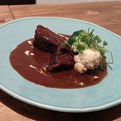 牛肩肉の赤ワイン煮